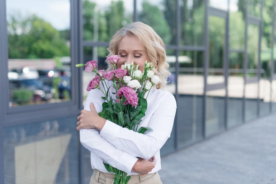 flowers for strong independent woman